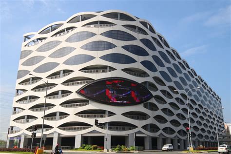 How to get to 11th Floor Smoking Area, Maax Building in  .
